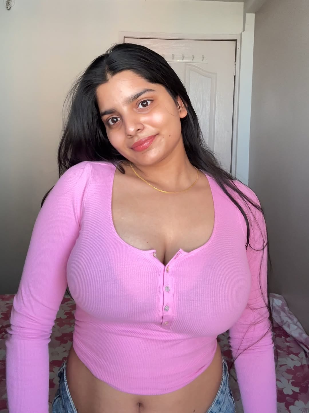 _anushkadiariess__00075624715e4138aa9299937fe38cfc.jpg