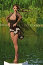 The golden lady of the lake - Flapsky_1.jpg