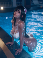 Tifa_pool_cdsbikini2.png
