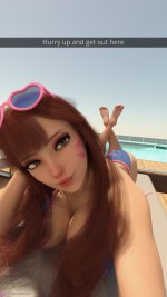 hanasongpoolsidebacksidephonesnap64dc2e6162af2.jpg