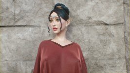 Elf_Slave_2_B075.jpg