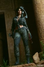 Lara_Exploring_01.jpg