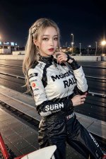 0267_HOGs905_No51_Racing_Girl_extra00049_3389347704_0000.jpg