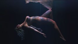 underwater8mb65b3efabcd32d.jpg